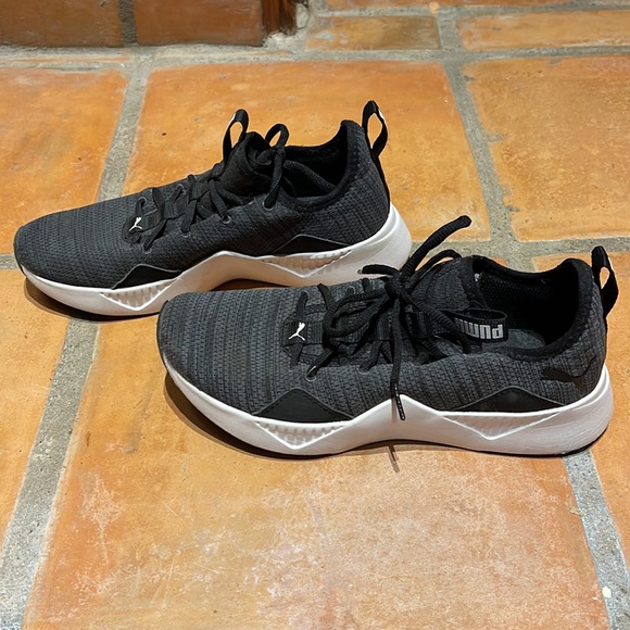 Puma athletic shoes - Picture 2 of 5